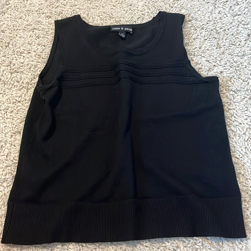 Black muscle tee